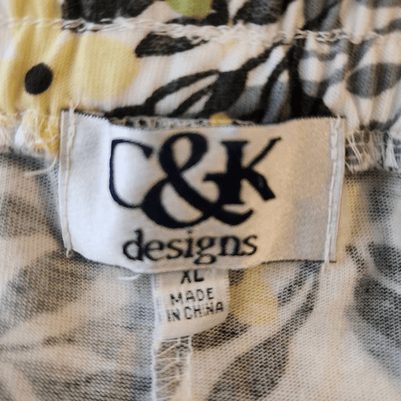 C&K Designs Yellow Gray and Black Floral Shorts Size XL (3822) - Picture 4 of 4